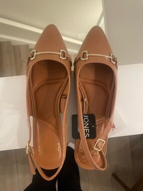 Jones New York Tan Pointed Toe Slingback Flats with Gold Accents